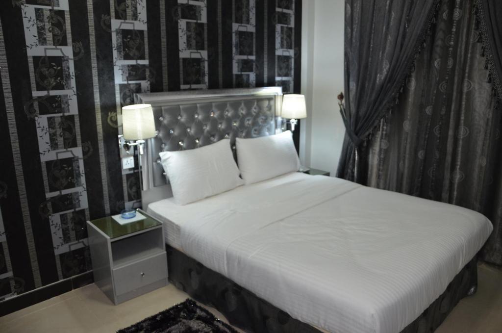 White Fort Hotel Dubai Room photo